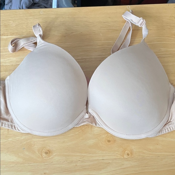 PINK Victoria's Secret Black and Cream Bra Set - Picture 2 of 8